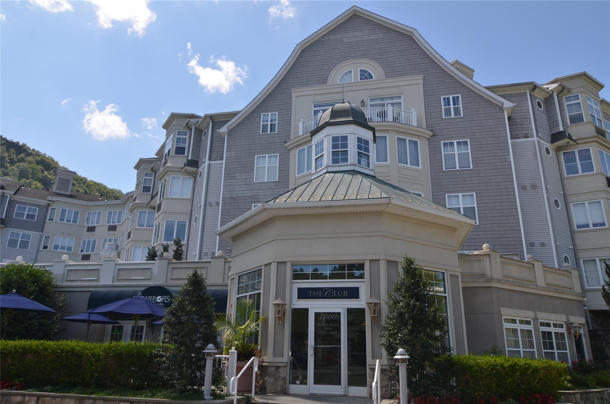 Property Photo: 1308 Round Pointe Drive 1308 NY 10927