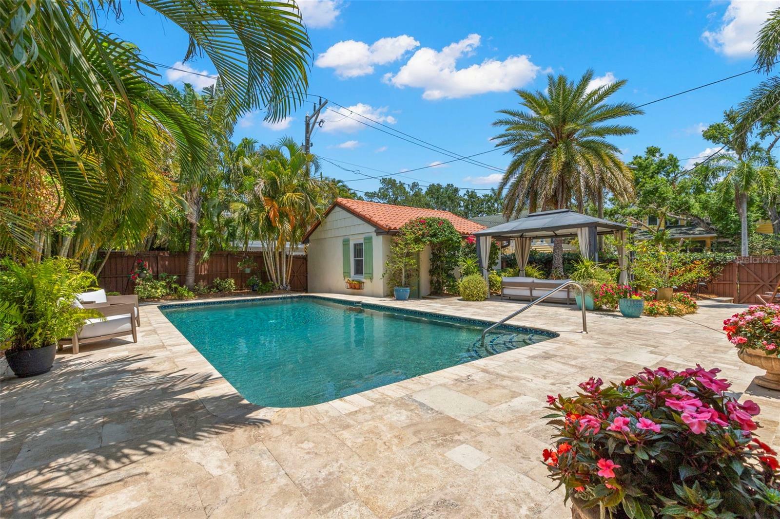 Property Photo: 455 18th Avenue NE FL 33704