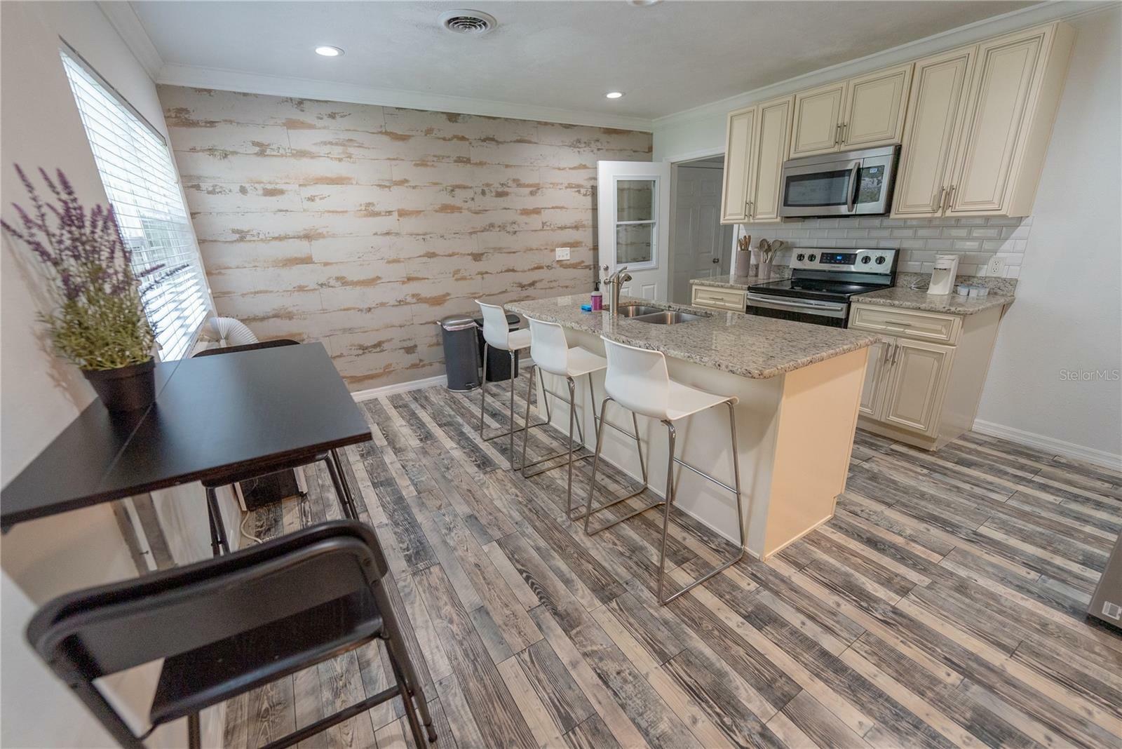 Property Photo: 2627 Ambergate Road FL 32792