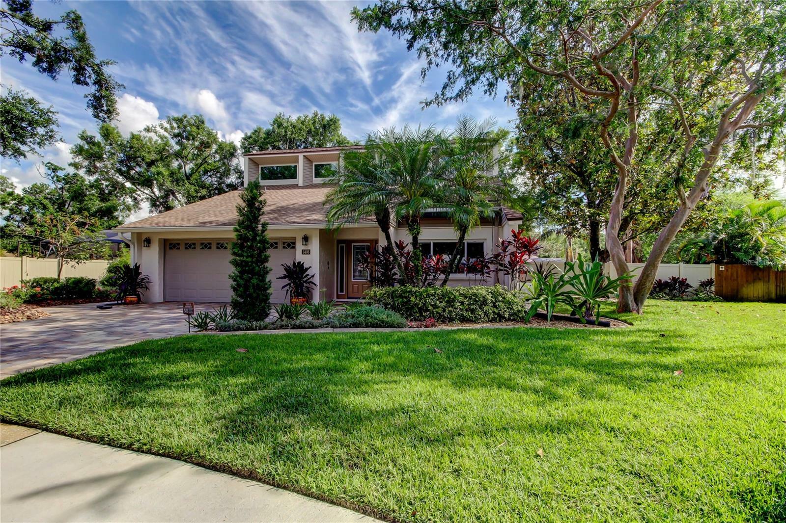 Property Photo: 3406 Hollyhock Way FL 33618