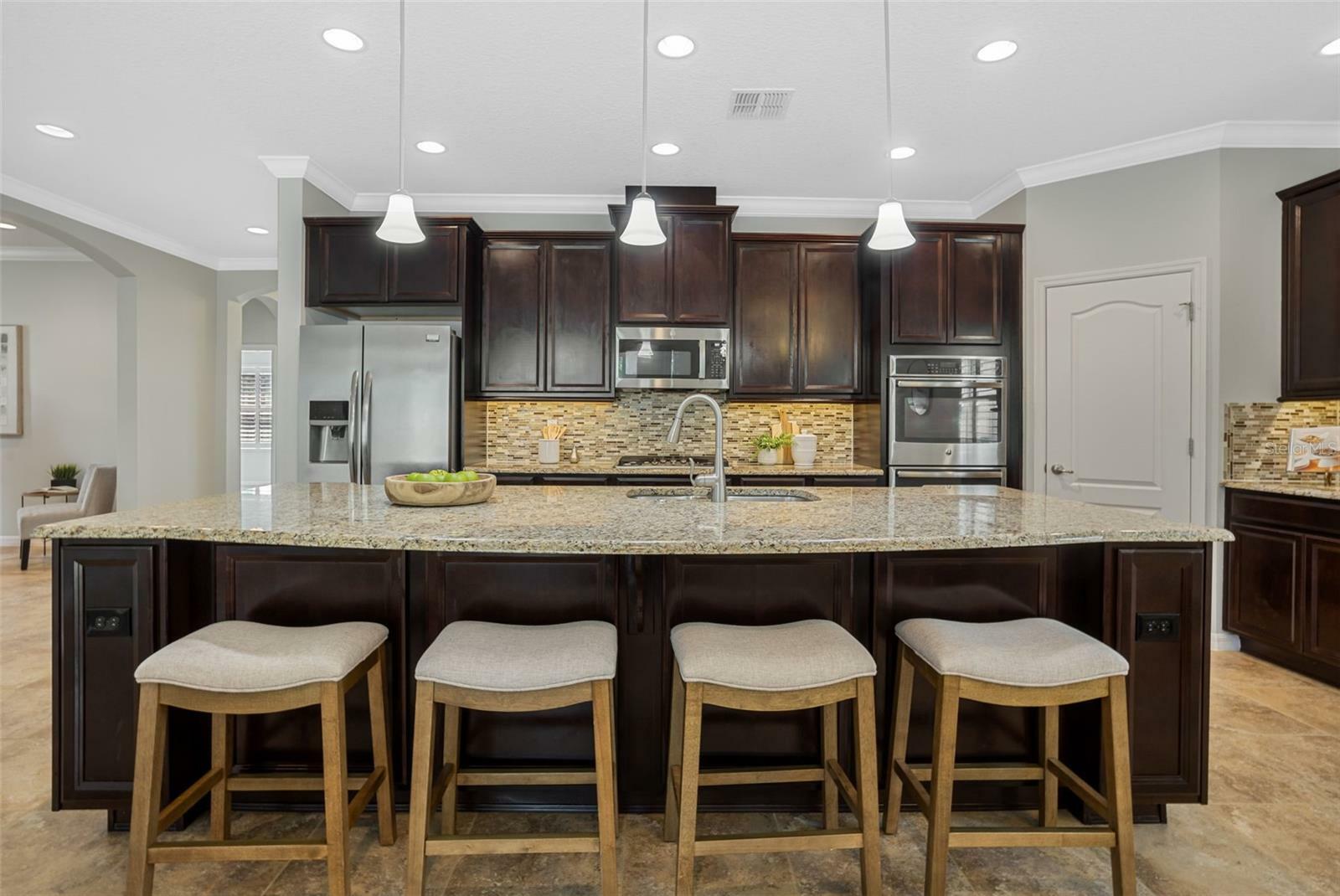 Property Photo: 1027 Timbervale Trail FL 34715