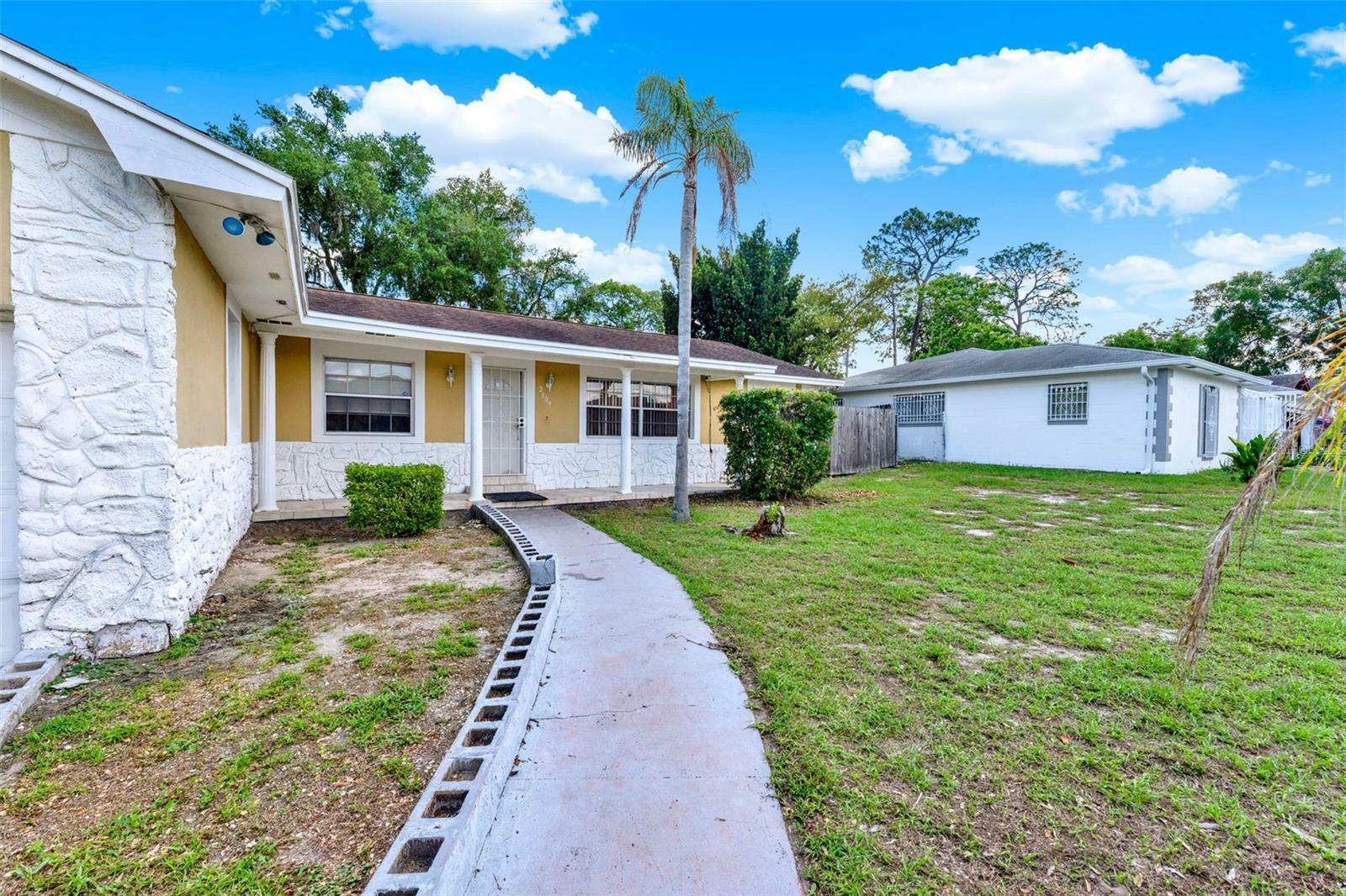 Property Photo: 2809 Pioneer Road FL 32808