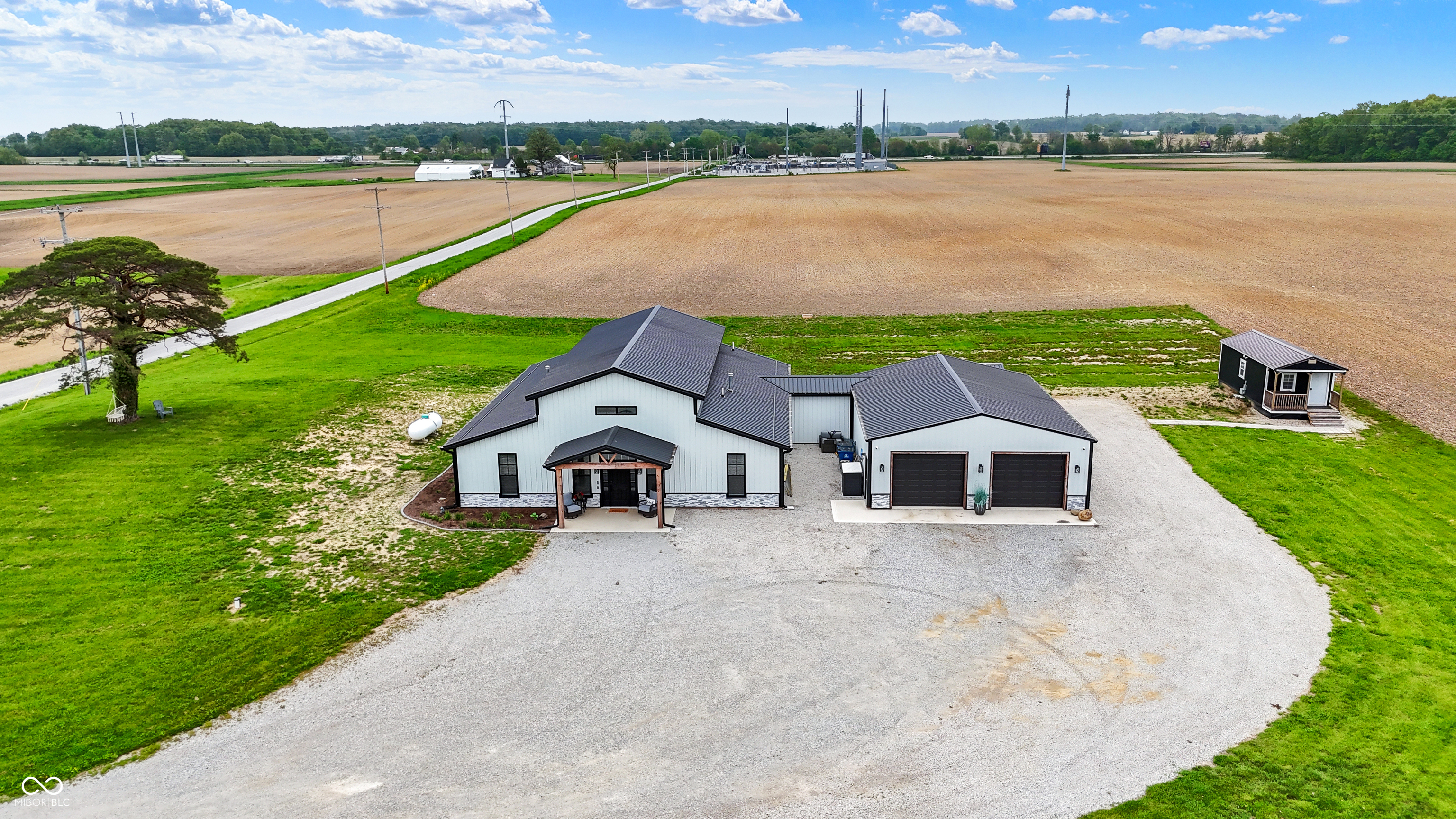 Property Photo: 6060 E 100 N IN 46952