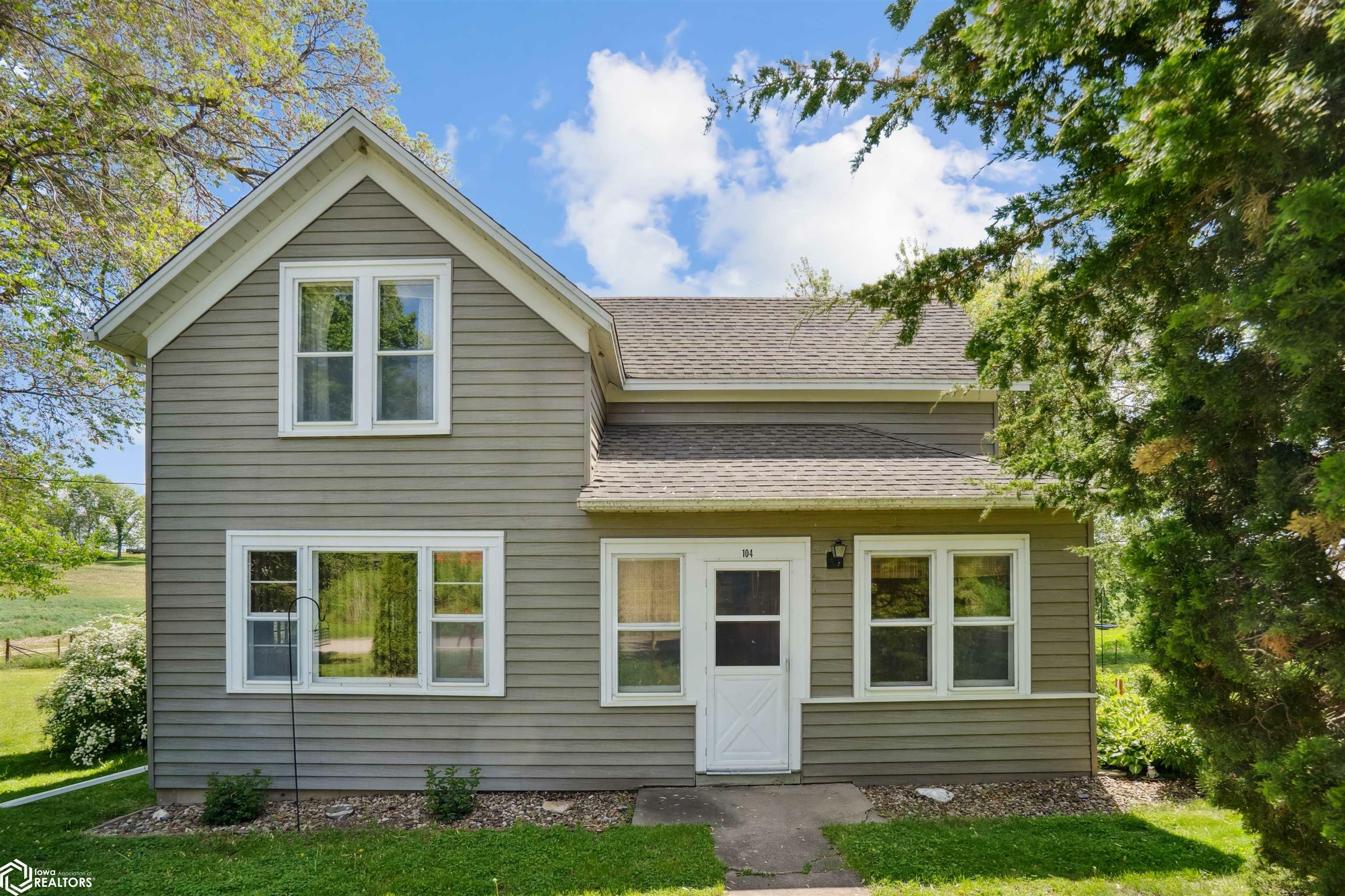 Property Photo: 104 Roosevelt Street IA 50158