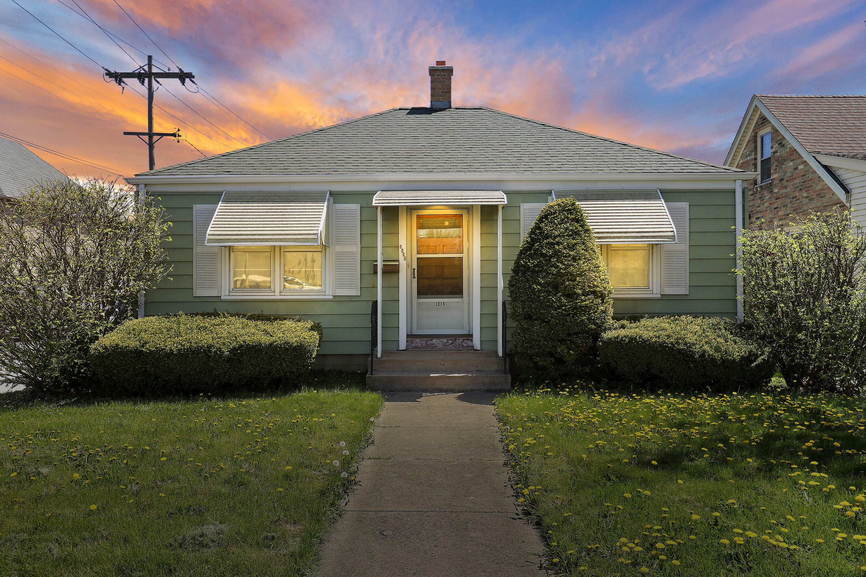 Property Photo: 1215 Lathrop Ave WI 53405
