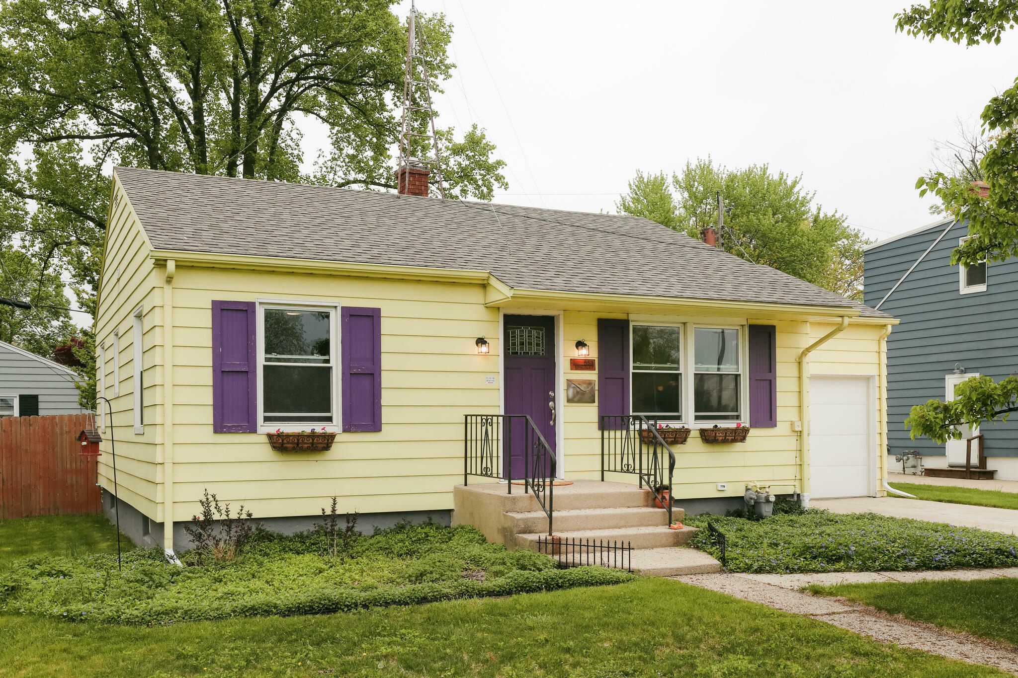 Property Photo:  853 Kingsley Avenue  MI 49085 