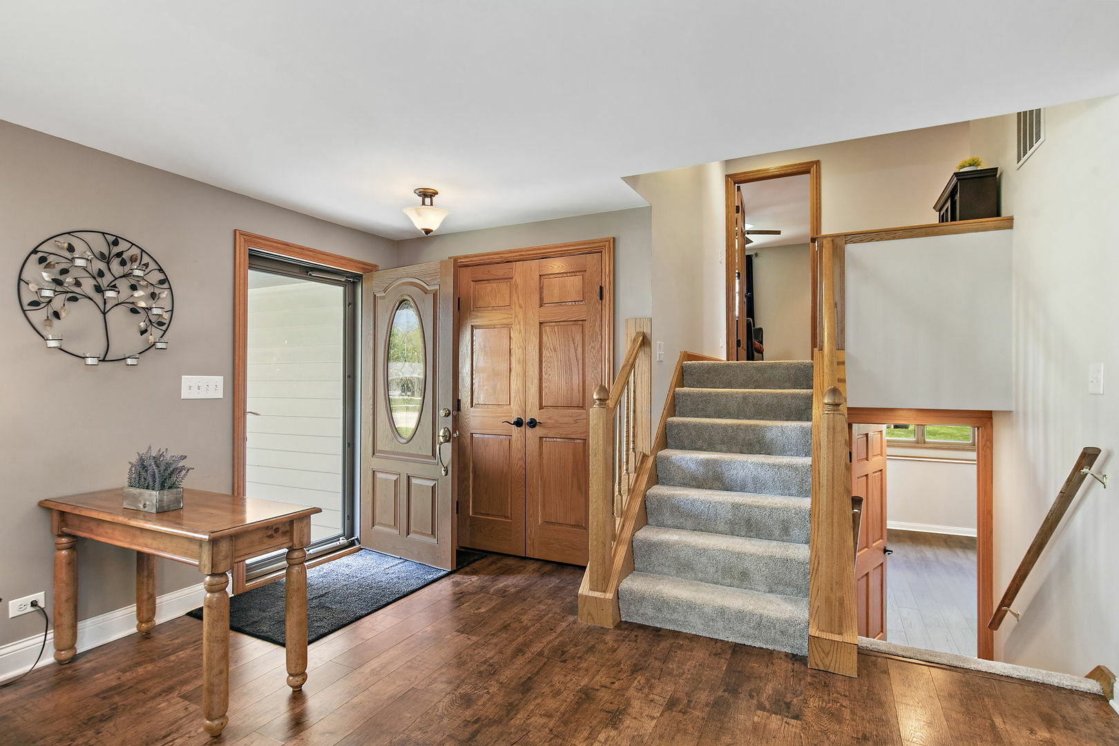 Property Photo: 933 Gregory Lane IL 60193