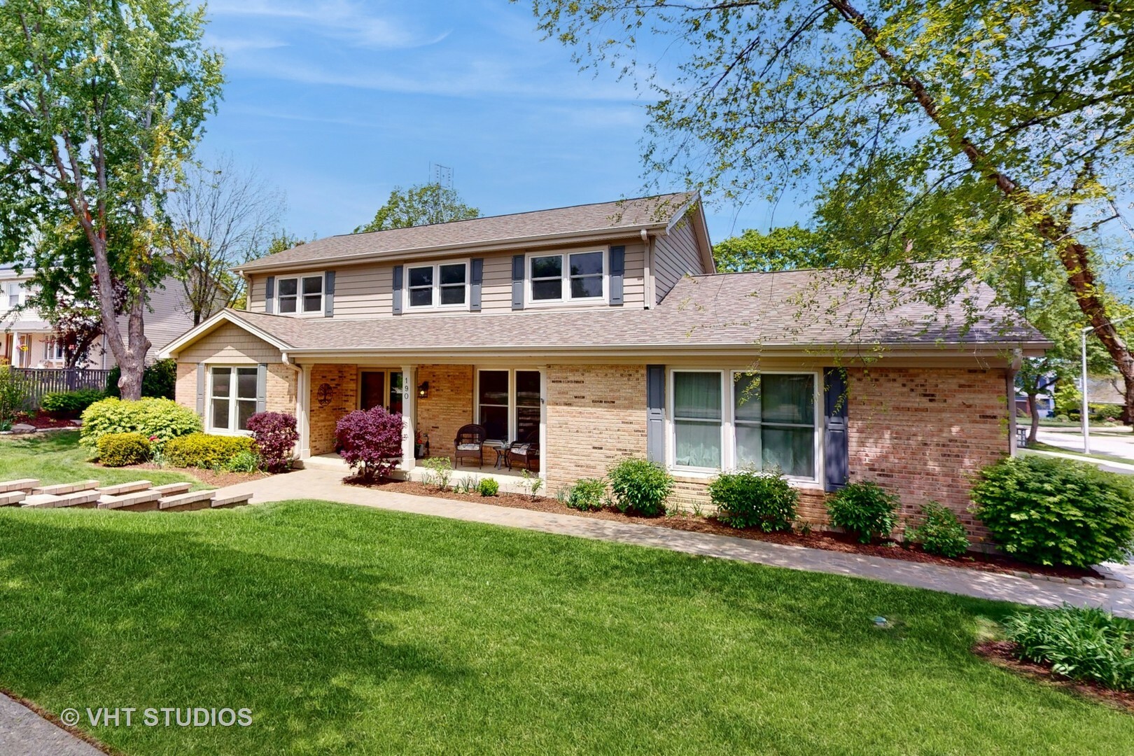 Property Photo: 190 Farmgate Drive IL 60193