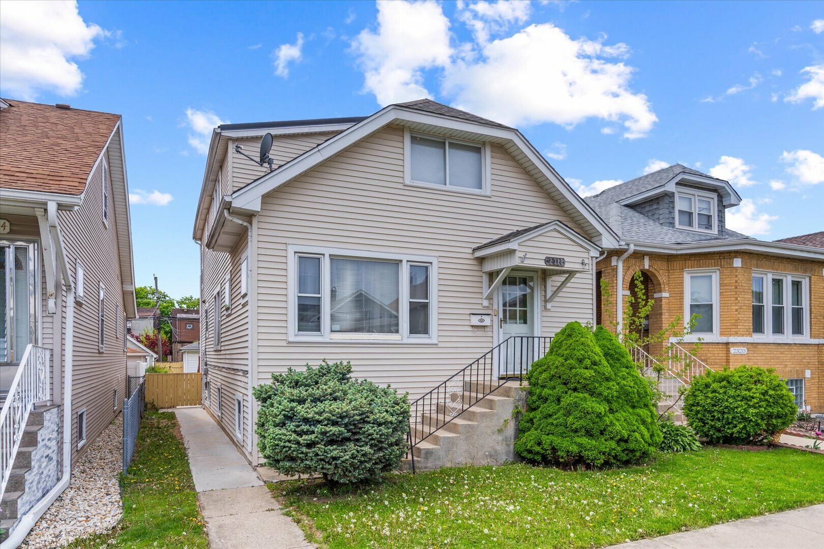 Property Photo: 2318 N 73rd Avenue IL 60707