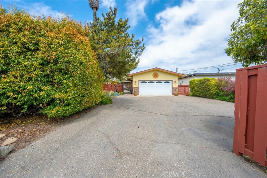 Property Photo: 1264 Vista Del Osos CA 93402