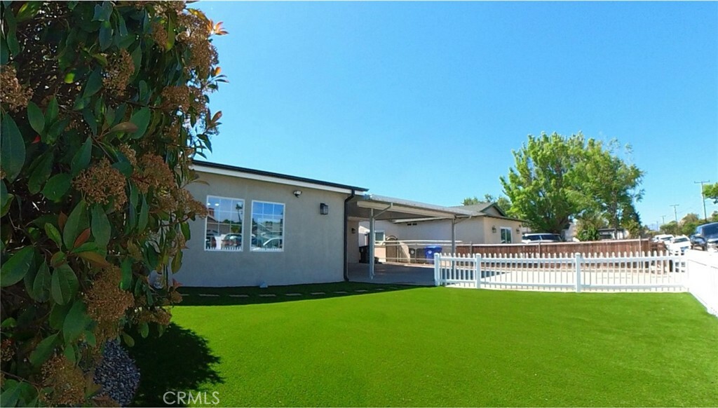 Property Photo: 25109 Fourl Road CA 91321