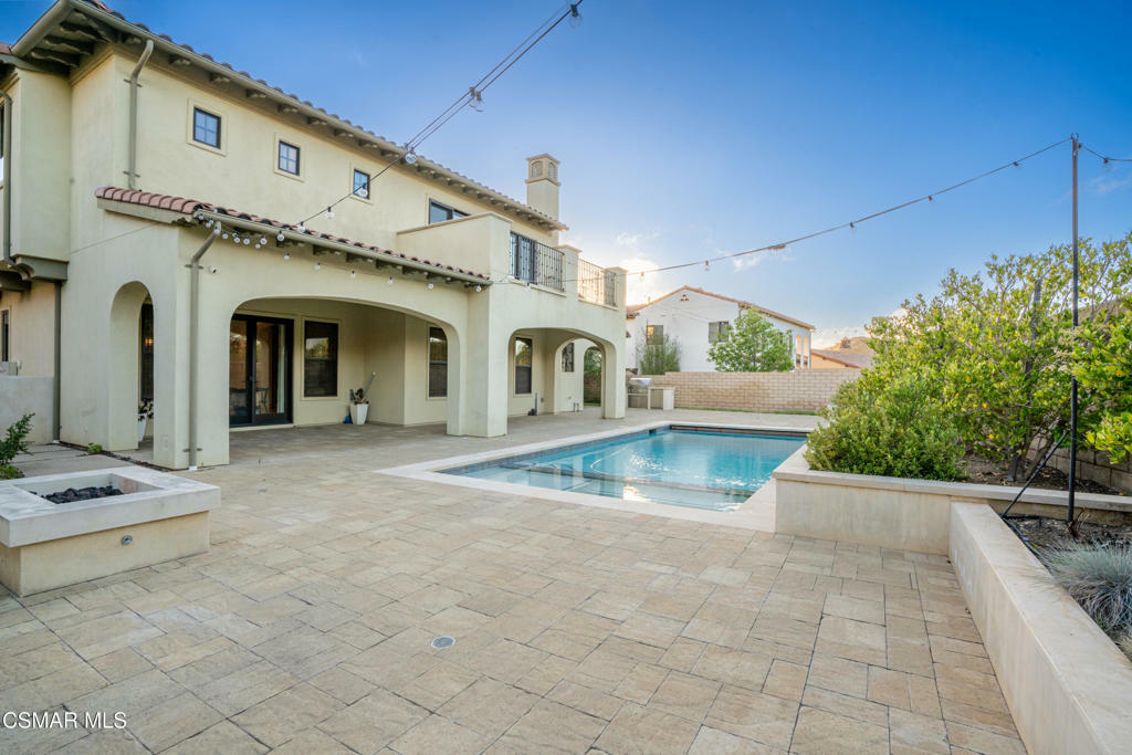 Property Photo:  790 Via Sedona  CA 91320 