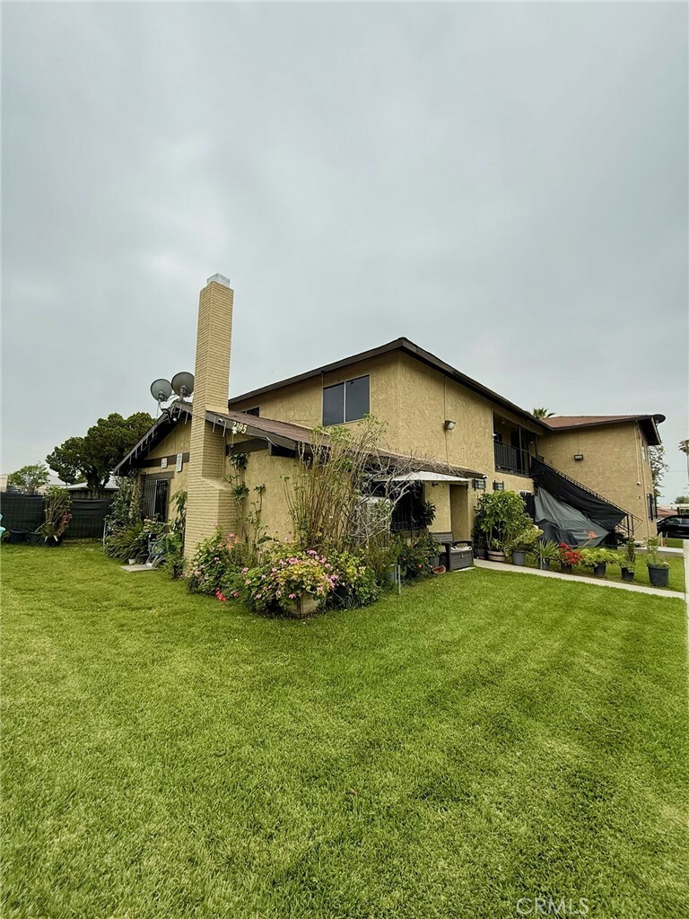 Property Photo:  2195 E 19th Street  CA 92404 