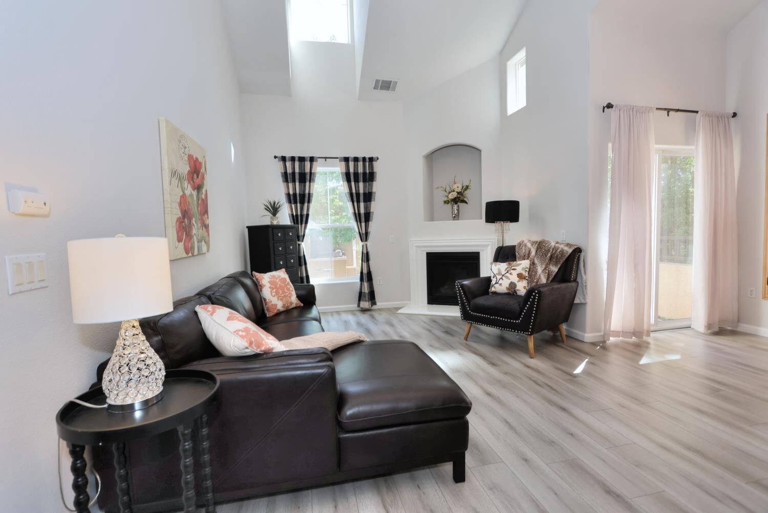 Property Photo: 512 Vessona Circle CA 95630