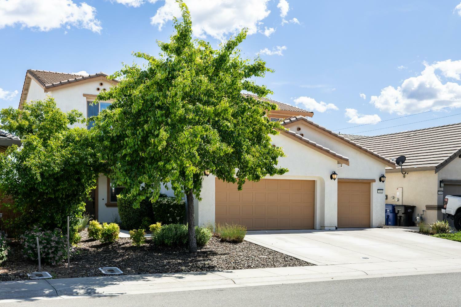 Property Photo:  7450 Hanfield Drive  CA 95829 