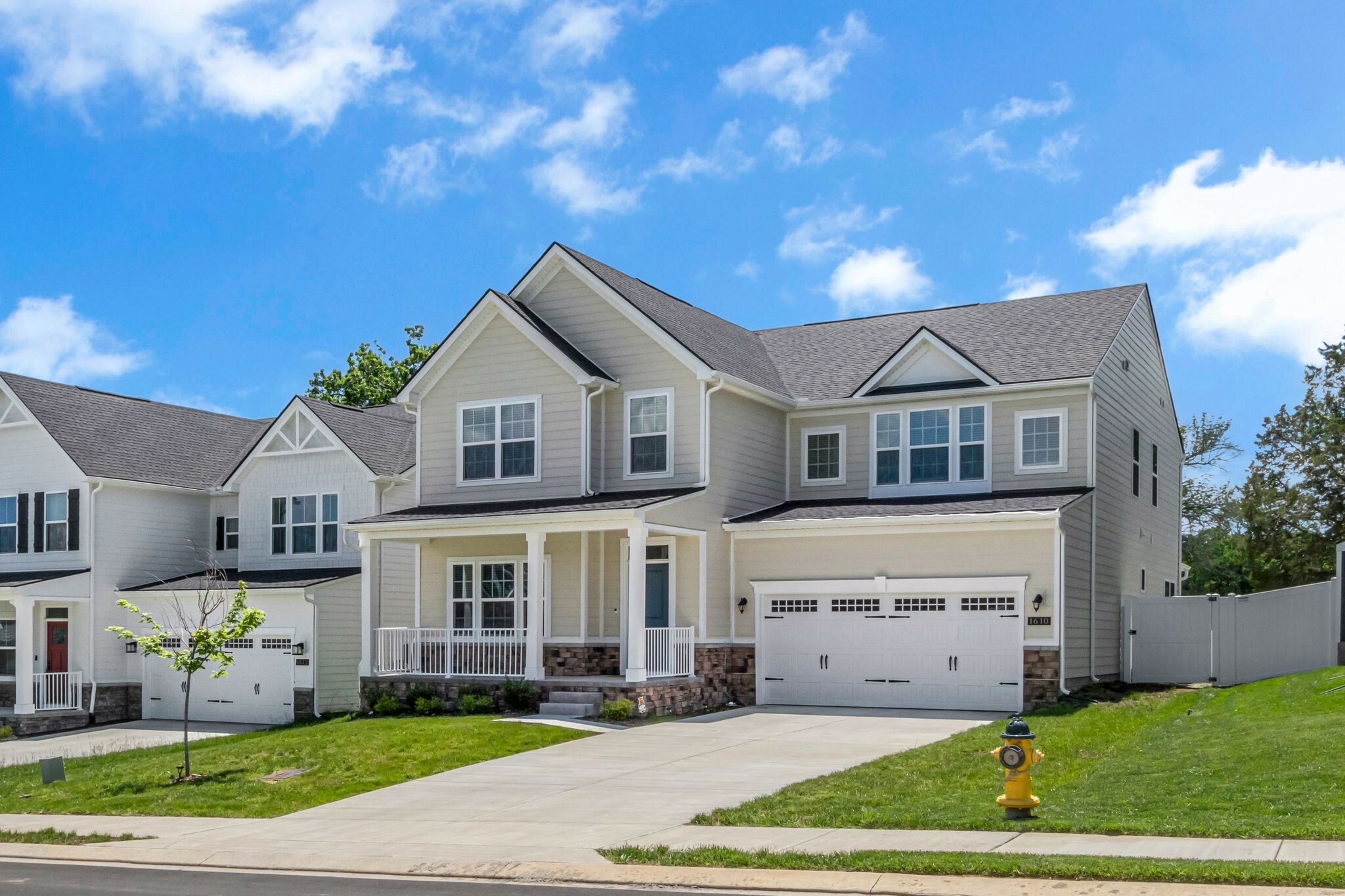 Property Photo: 1610 Shenstone Dr TN 37167