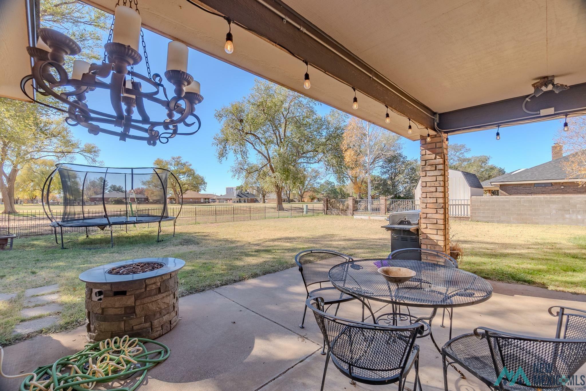 Property Photo: 401 Diamondhead Drive NM 88101