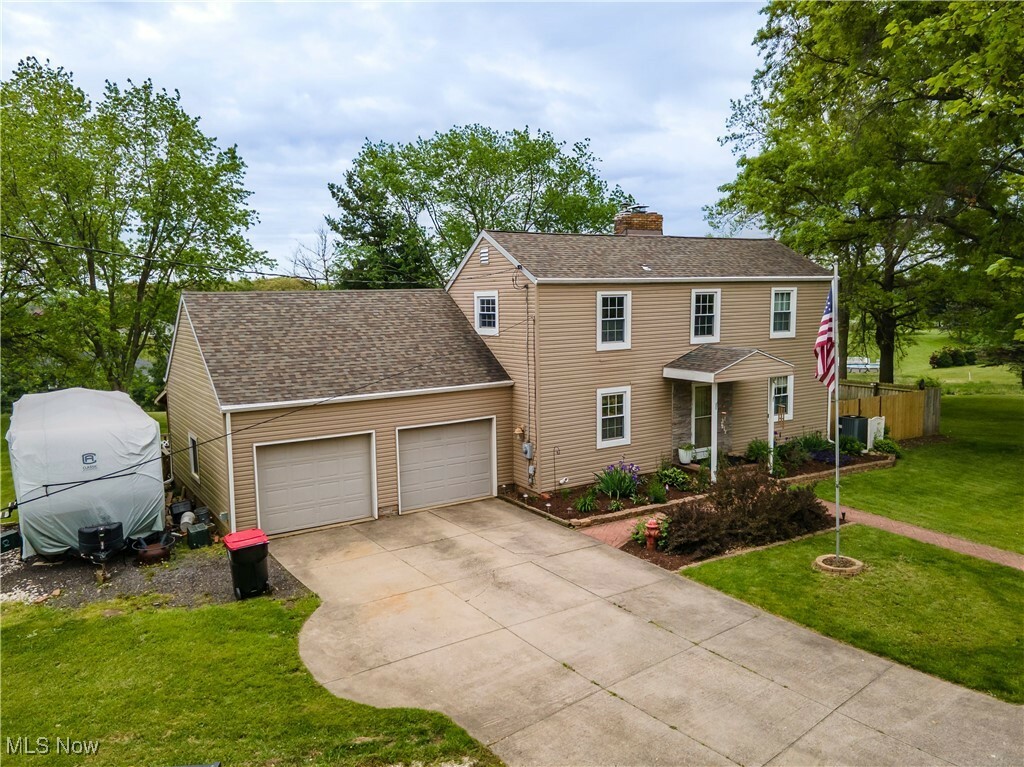 Property Photo: 13658 Market Avenue N OH 44632