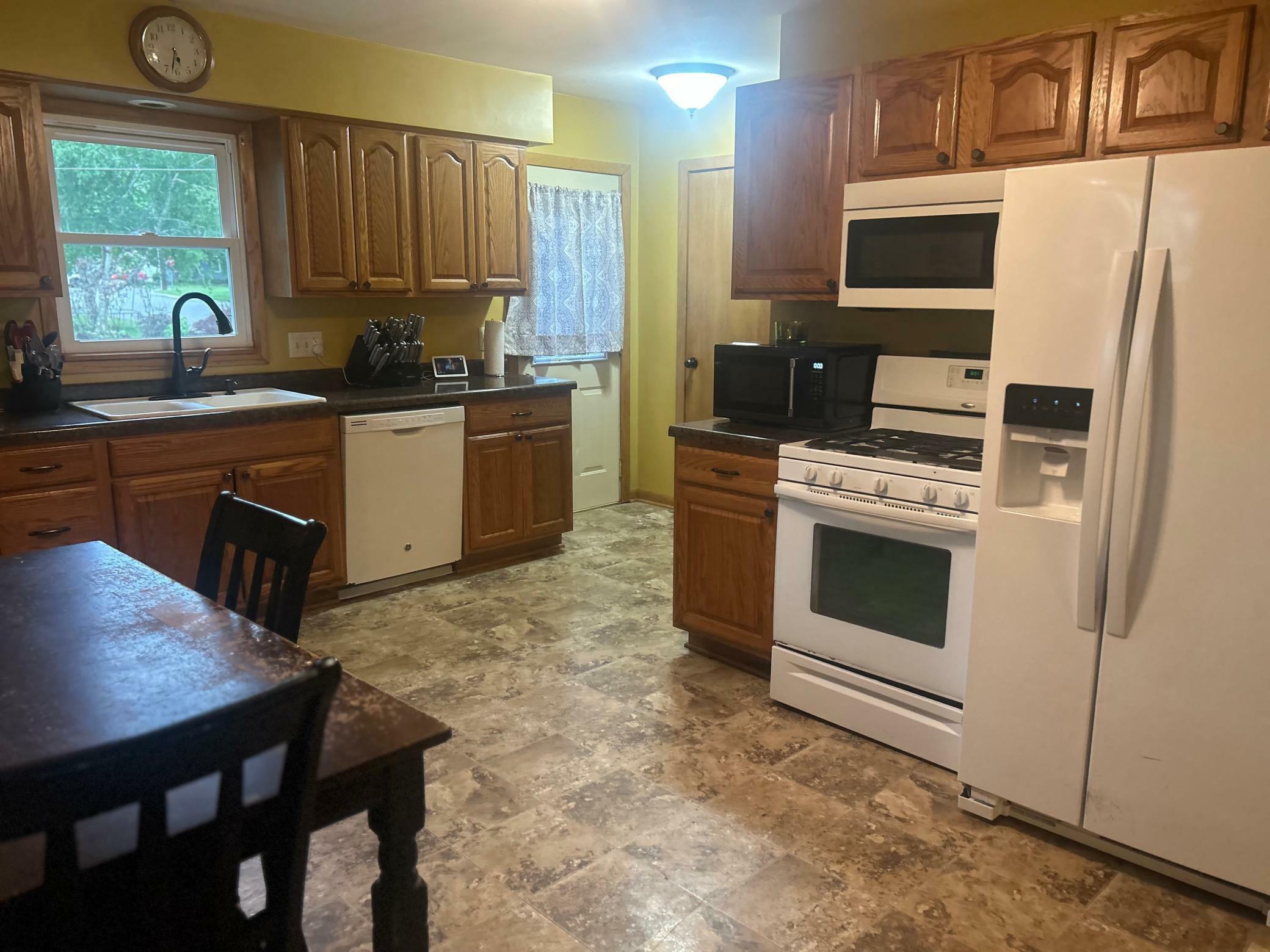Property Photo: 927 15th Street E MN 55336