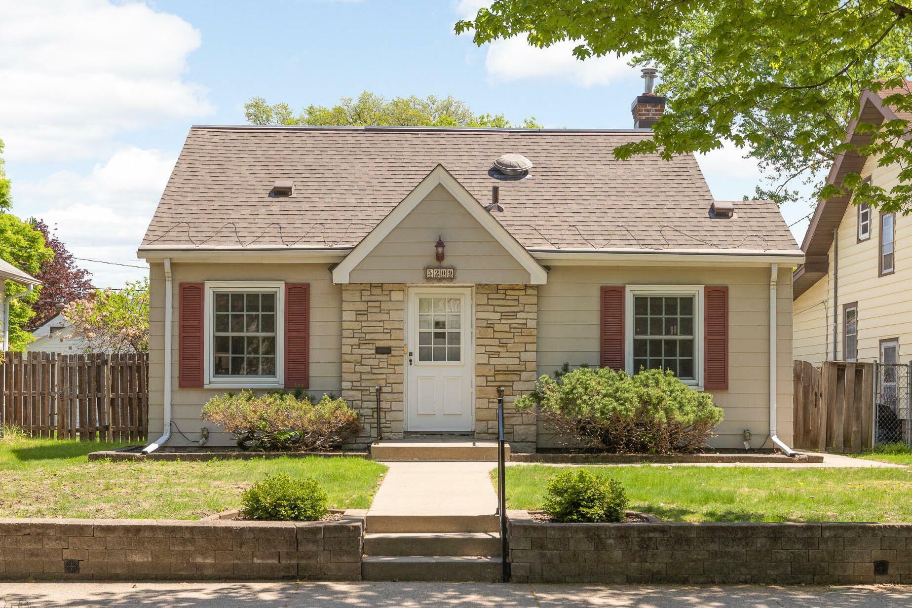 5209 38th Avenue S  Minneapolis MN 55417 photo