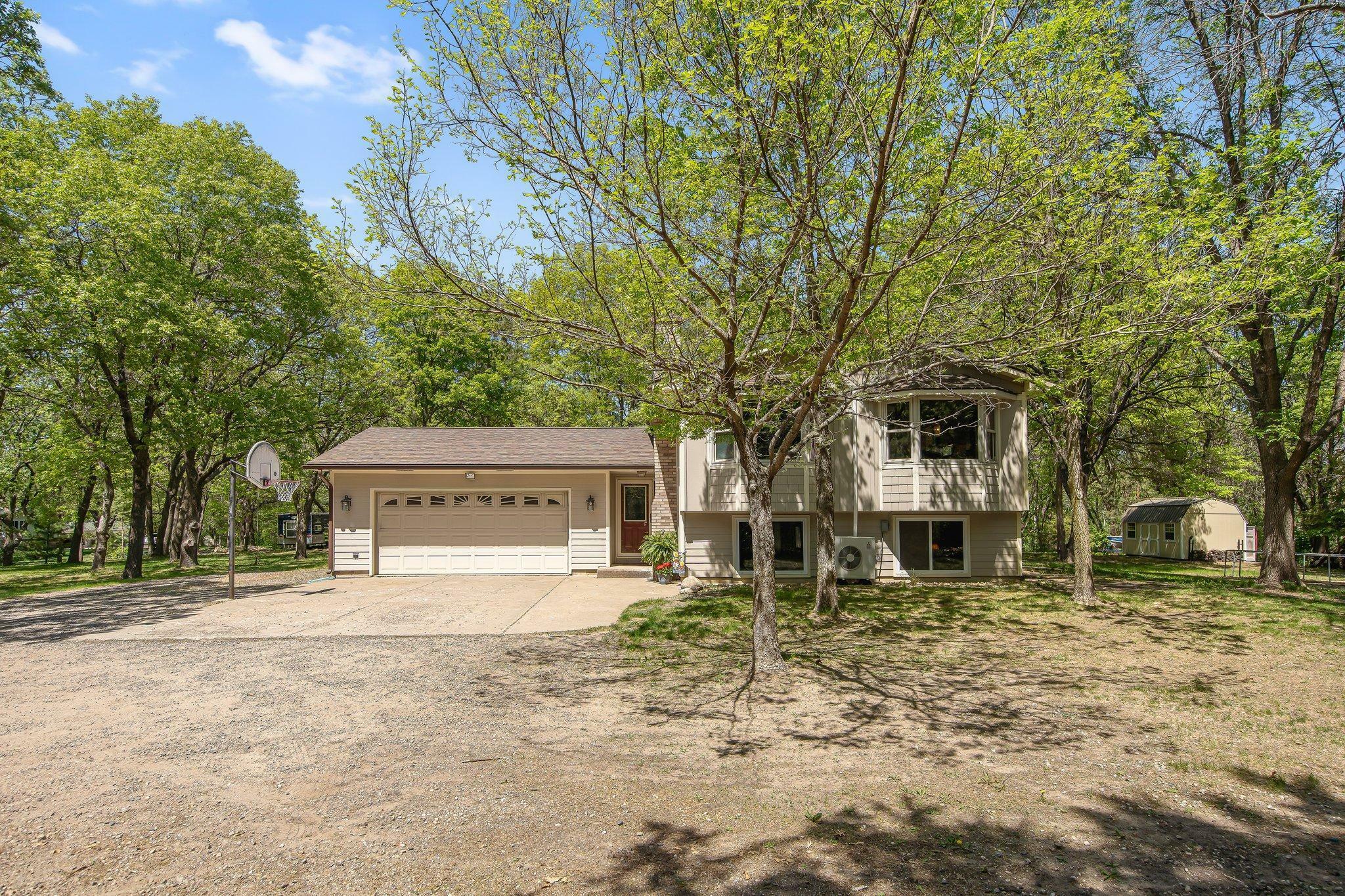 Property Photo: 13212 Oakwood Road MN 55398