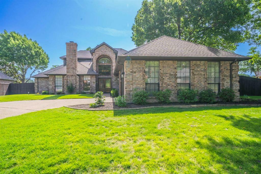 Property Photo: 1400 Lakewood Drive TX 75072