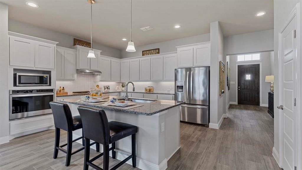 Property Photo: 8612 Bur Oak Drive TX 76247