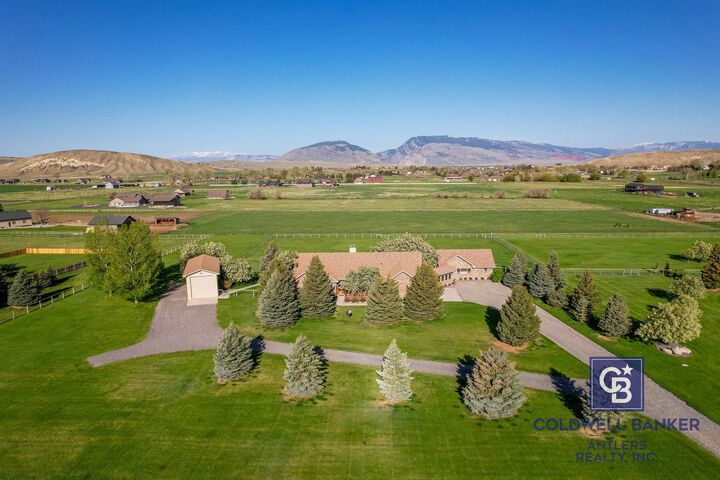 Property Photo: 33 Road 3dx WY 82414