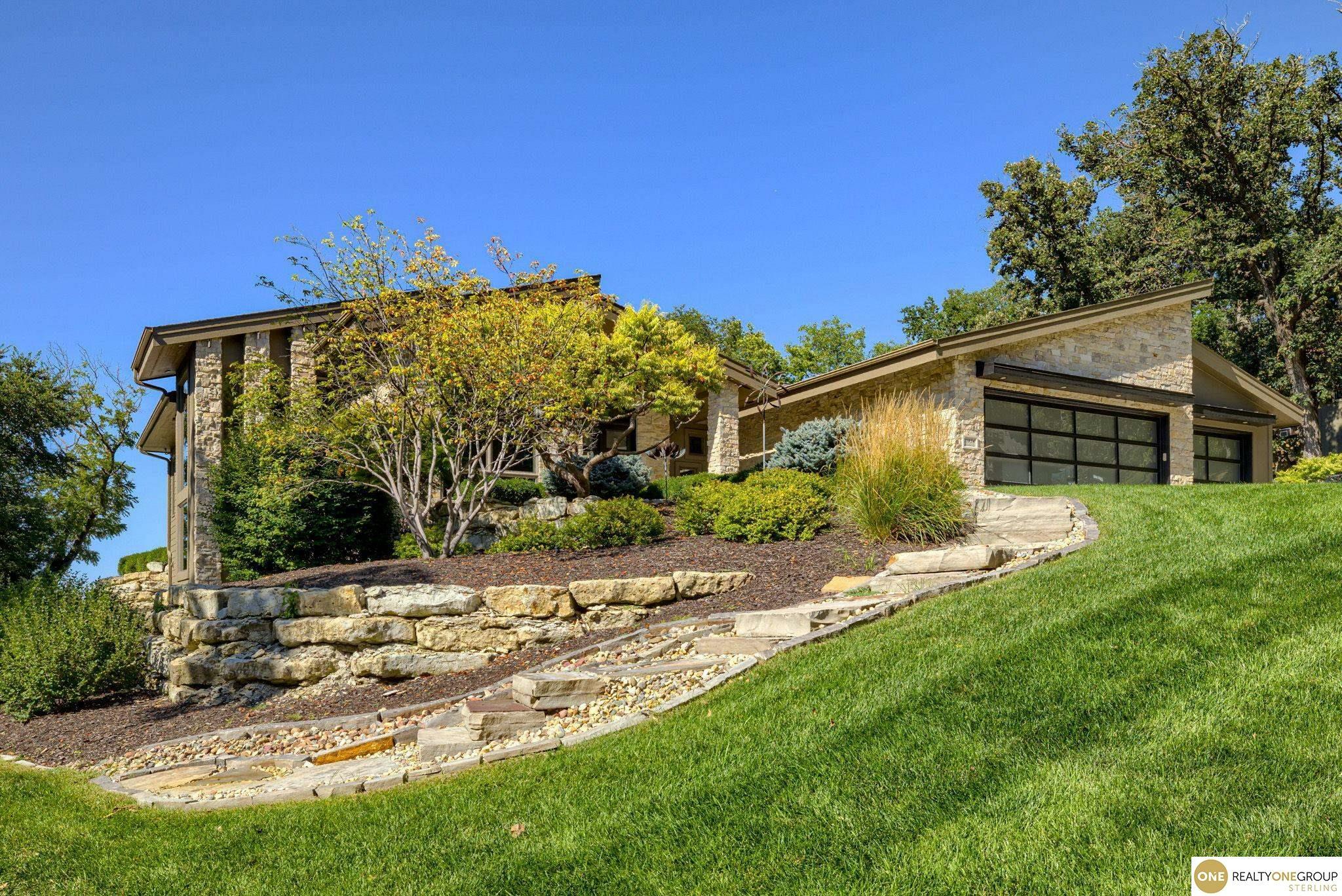 Property Photo: 21854 Hillandale Road NE 68022