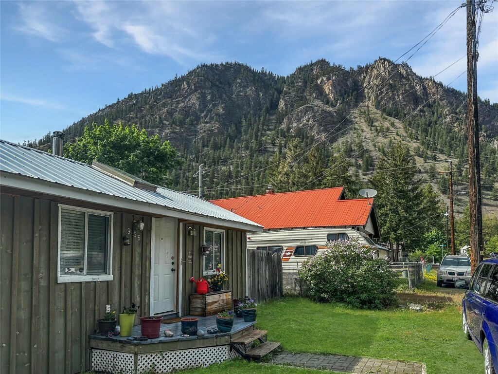 Property Photo: 956 Richter Avenue BC V0X 1K0