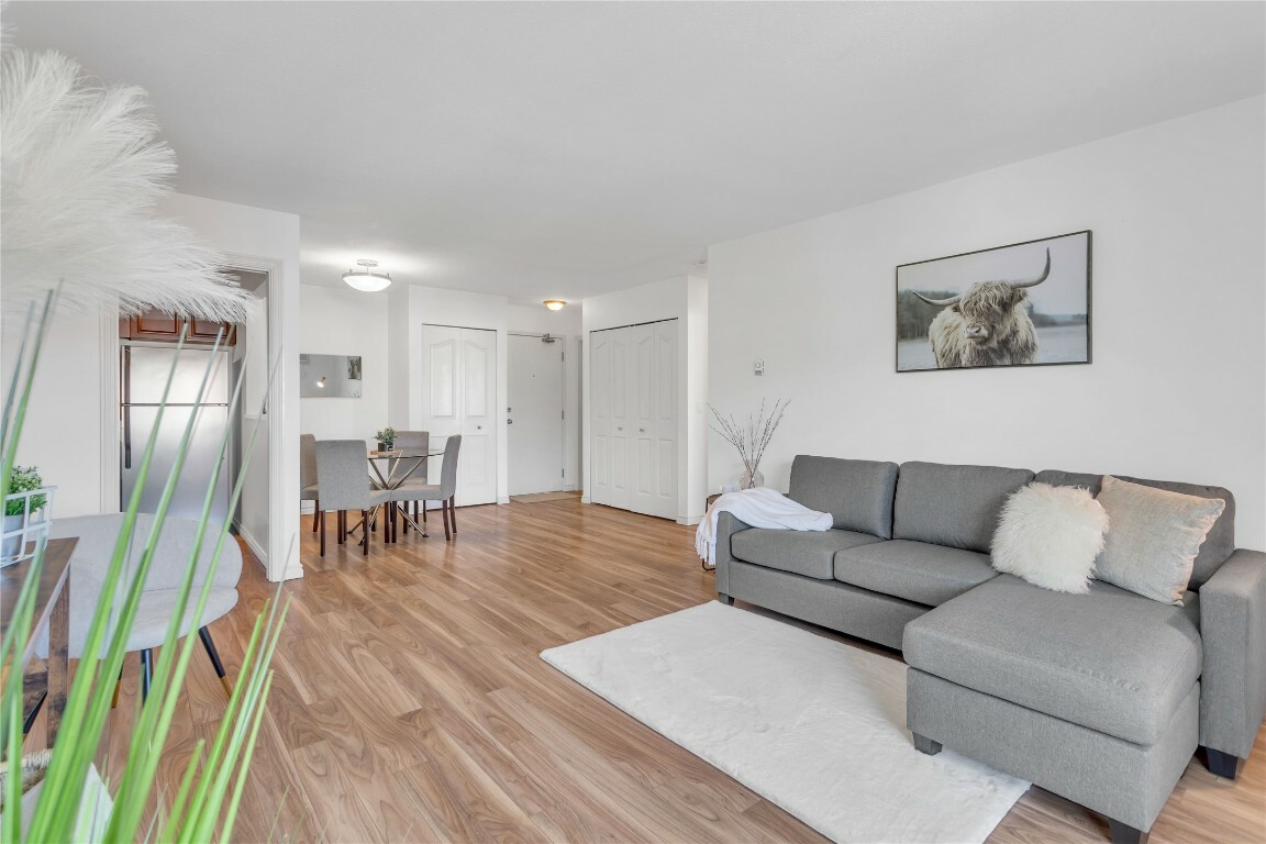 Photo de la propriété: 3160 De Montreuil Court 401 BC V1W 3W3