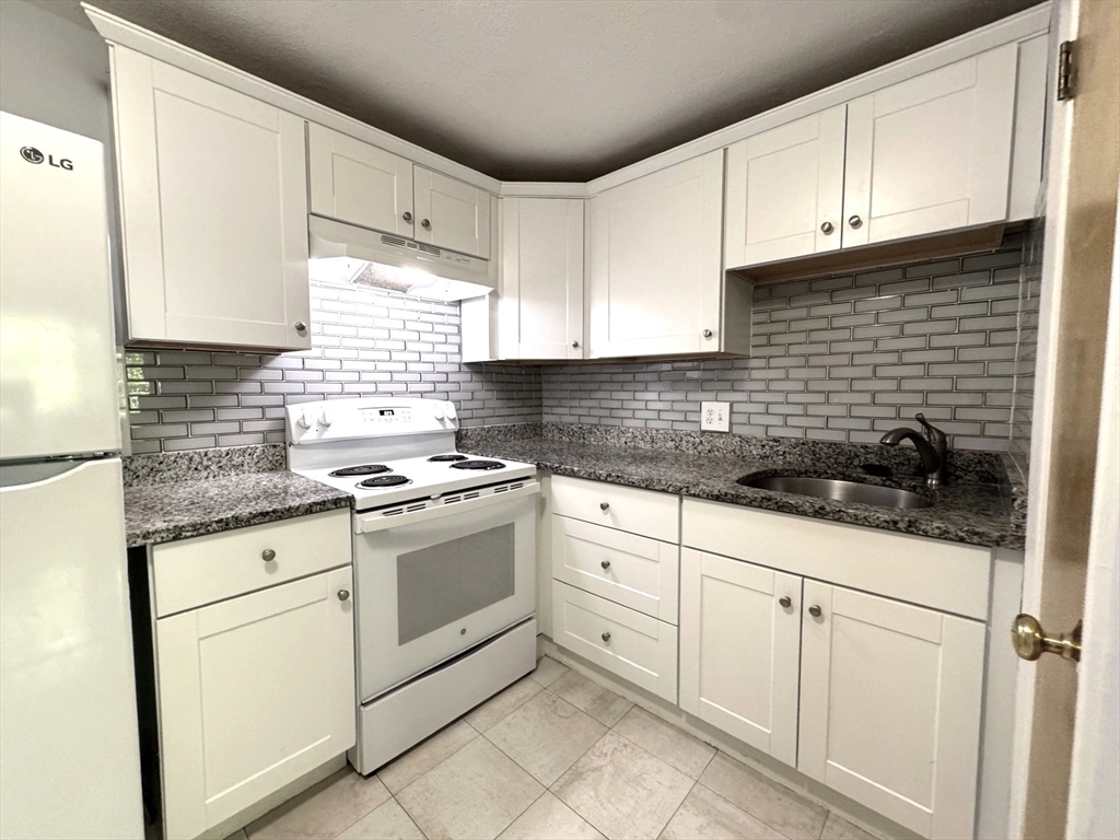 Property Photo: 580 Salem Street 8 MA 01880