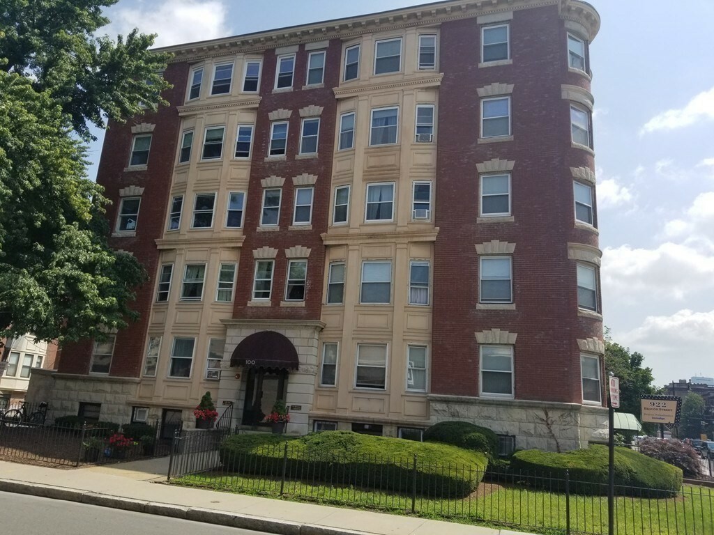 Property Photo: 100 St Mary'S St 1B MA 02215