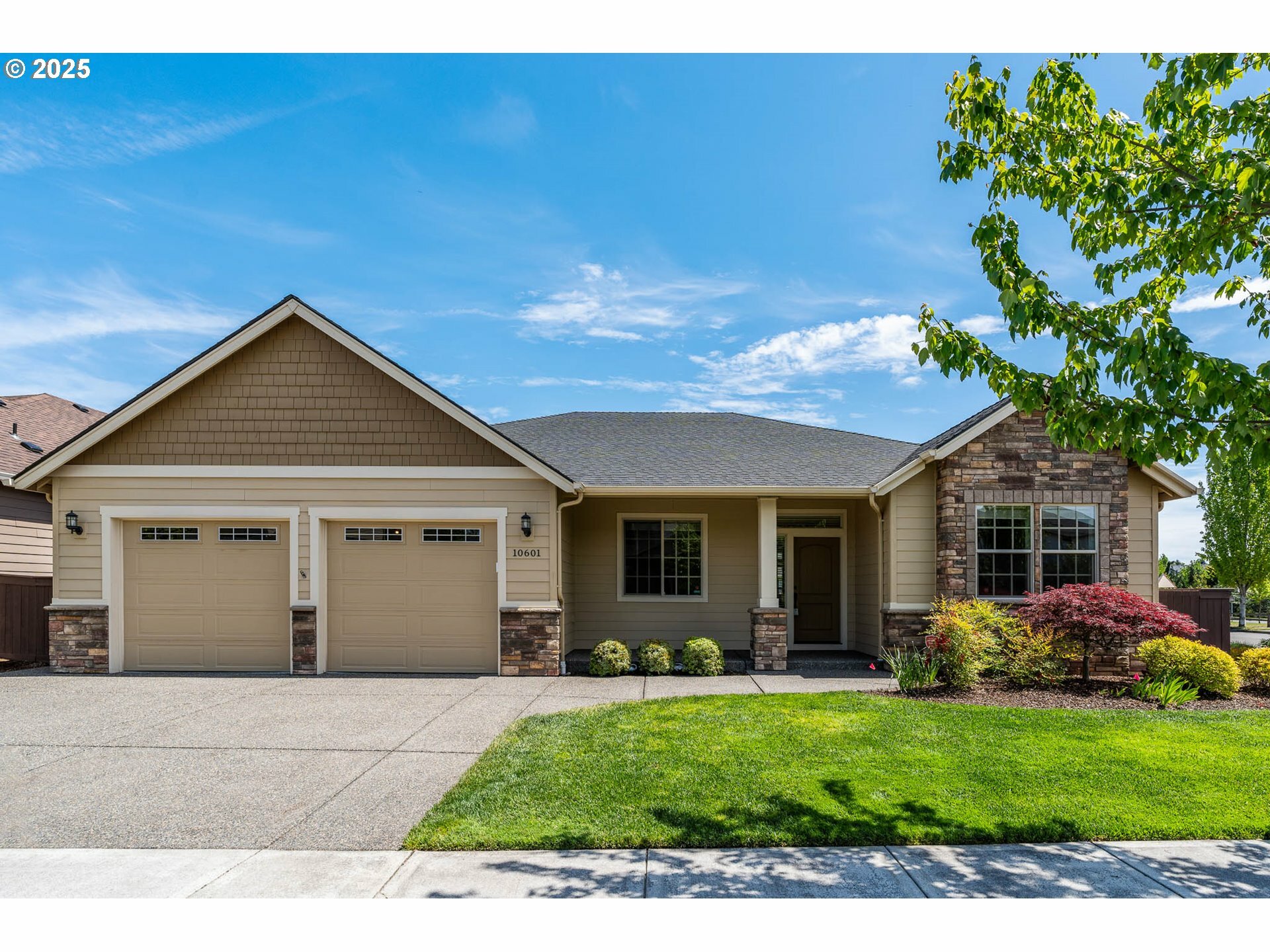 Property Photo:  10601 NW 35th Ave  WA 98685 