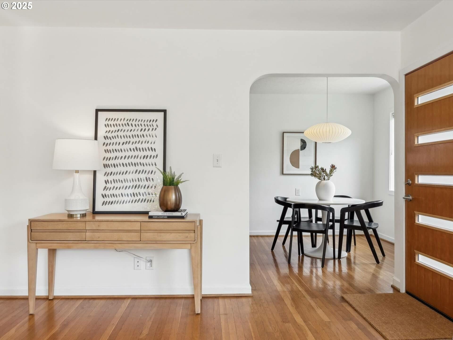 Property Photo: 3586 NE Holman St OR 97211