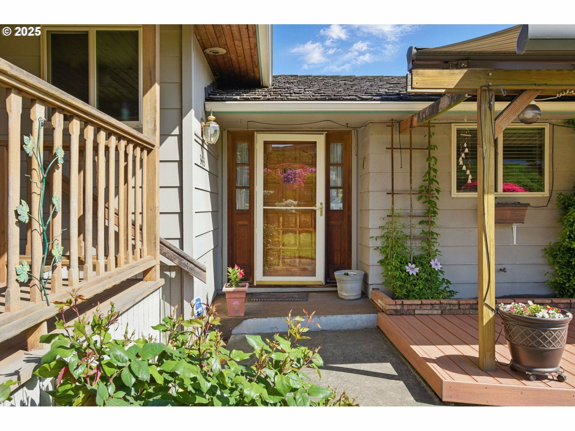 Property Photo: 3443 NE 121st Ave OR 97220