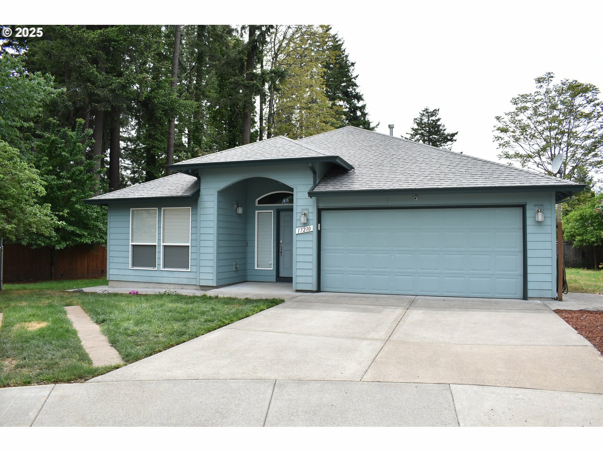 17210 SE Woodward Ct  Portland OR 97236 photo