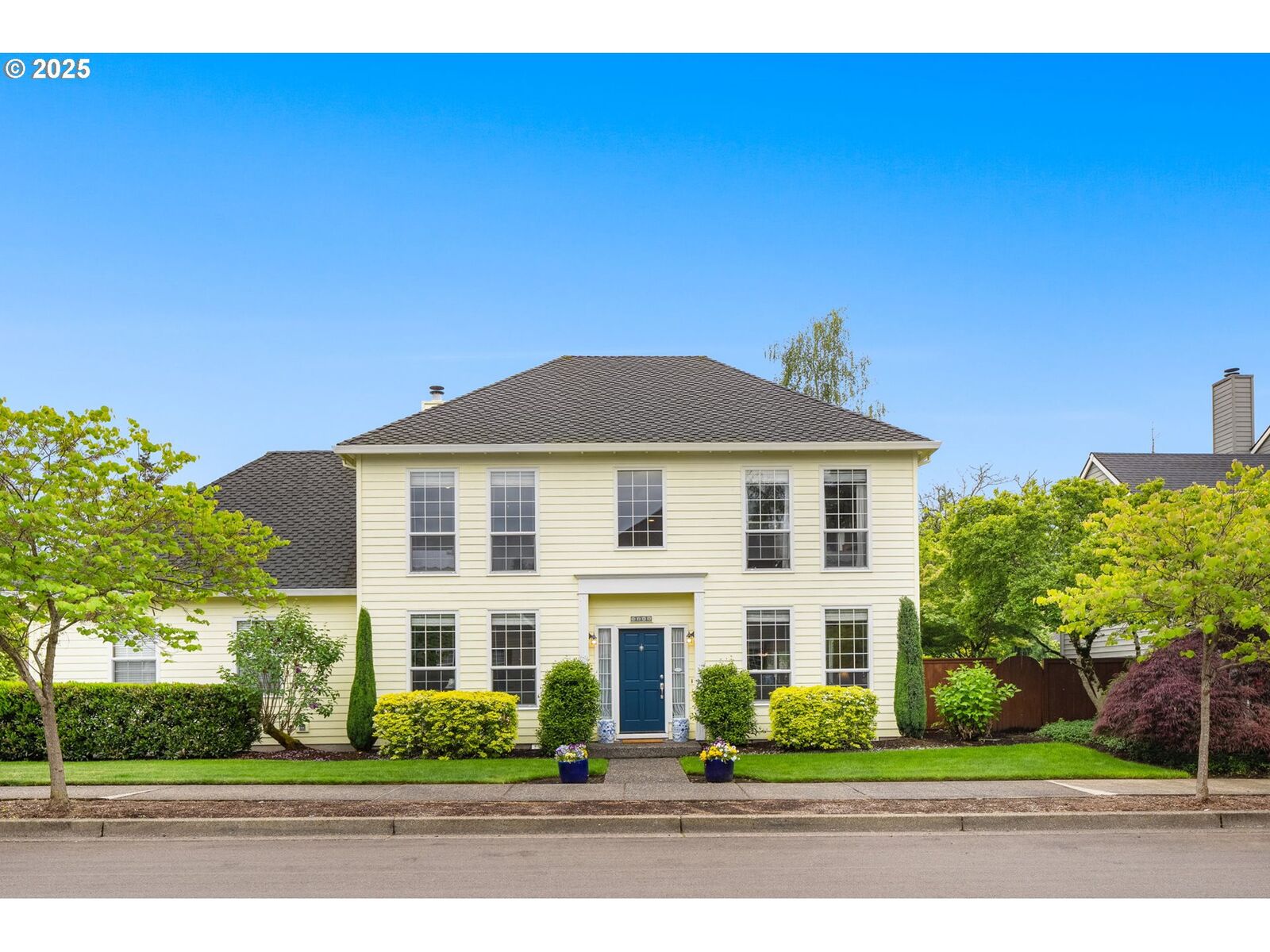 Property Photo:  5245 SW Greenwood Cir  OR 97062 