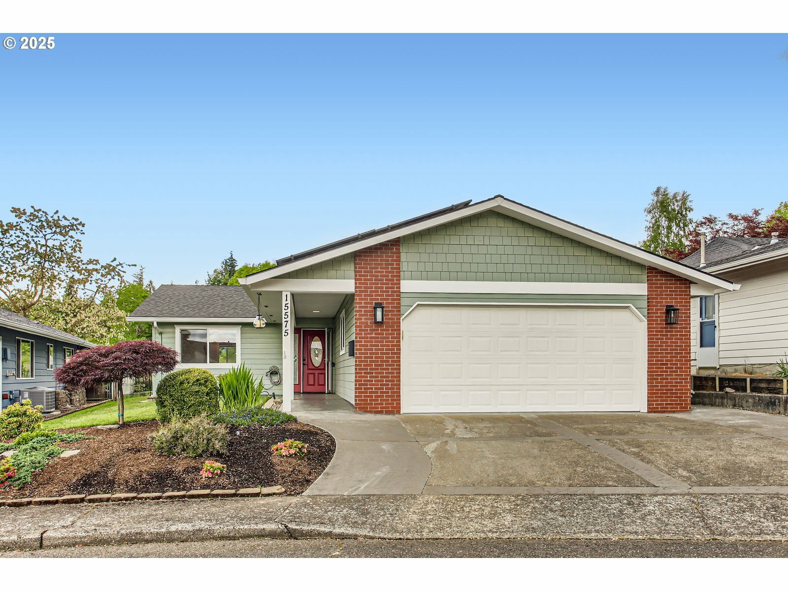 Property Photo: 15575 SW 123rd Ave OR 97224