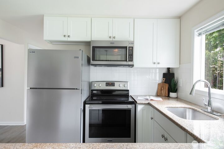 Property Photo: 11519 SE 169th Street WA 98055