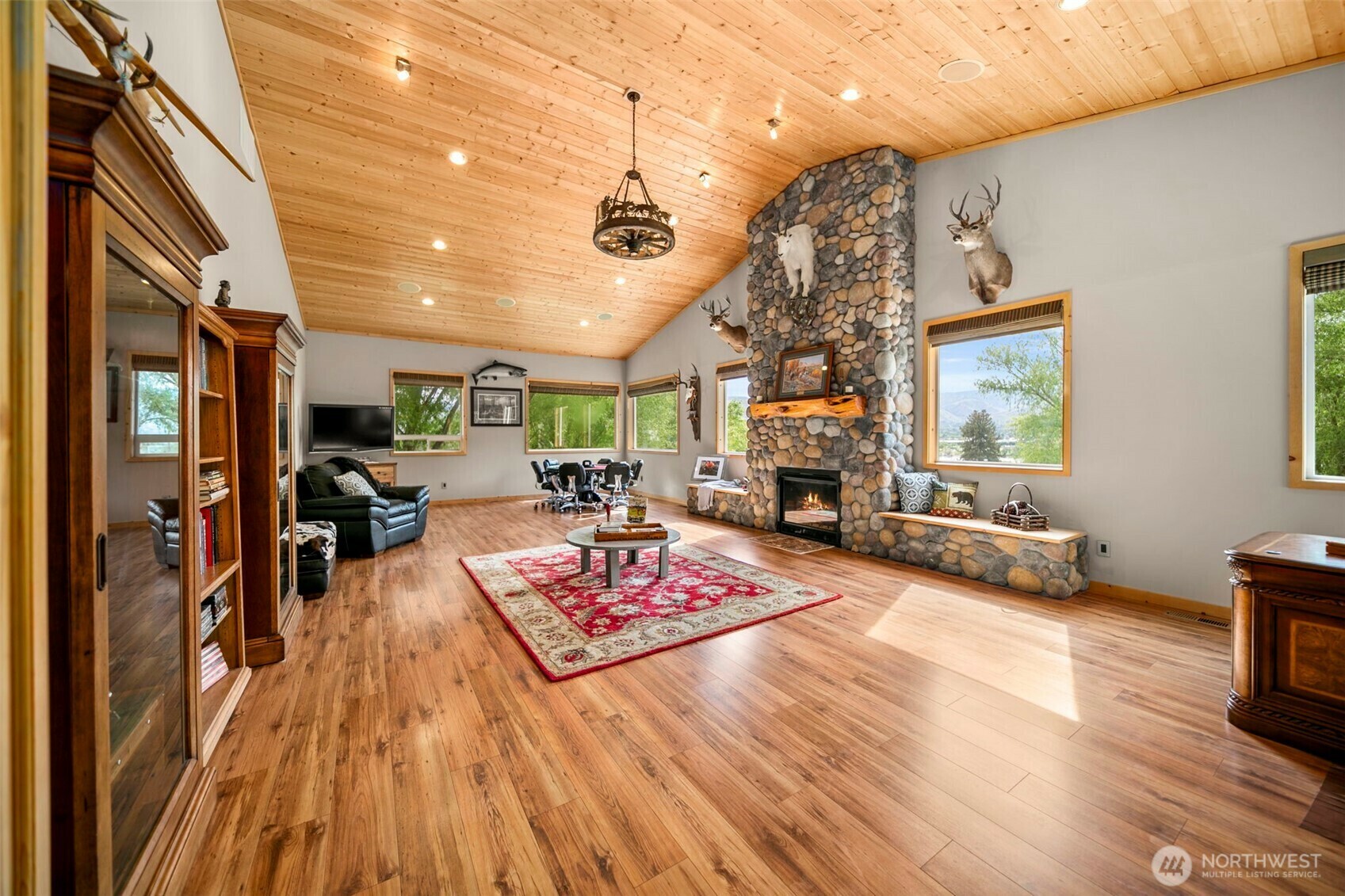 Property Photo: 2720 NW Cascade Avenue WA 98802