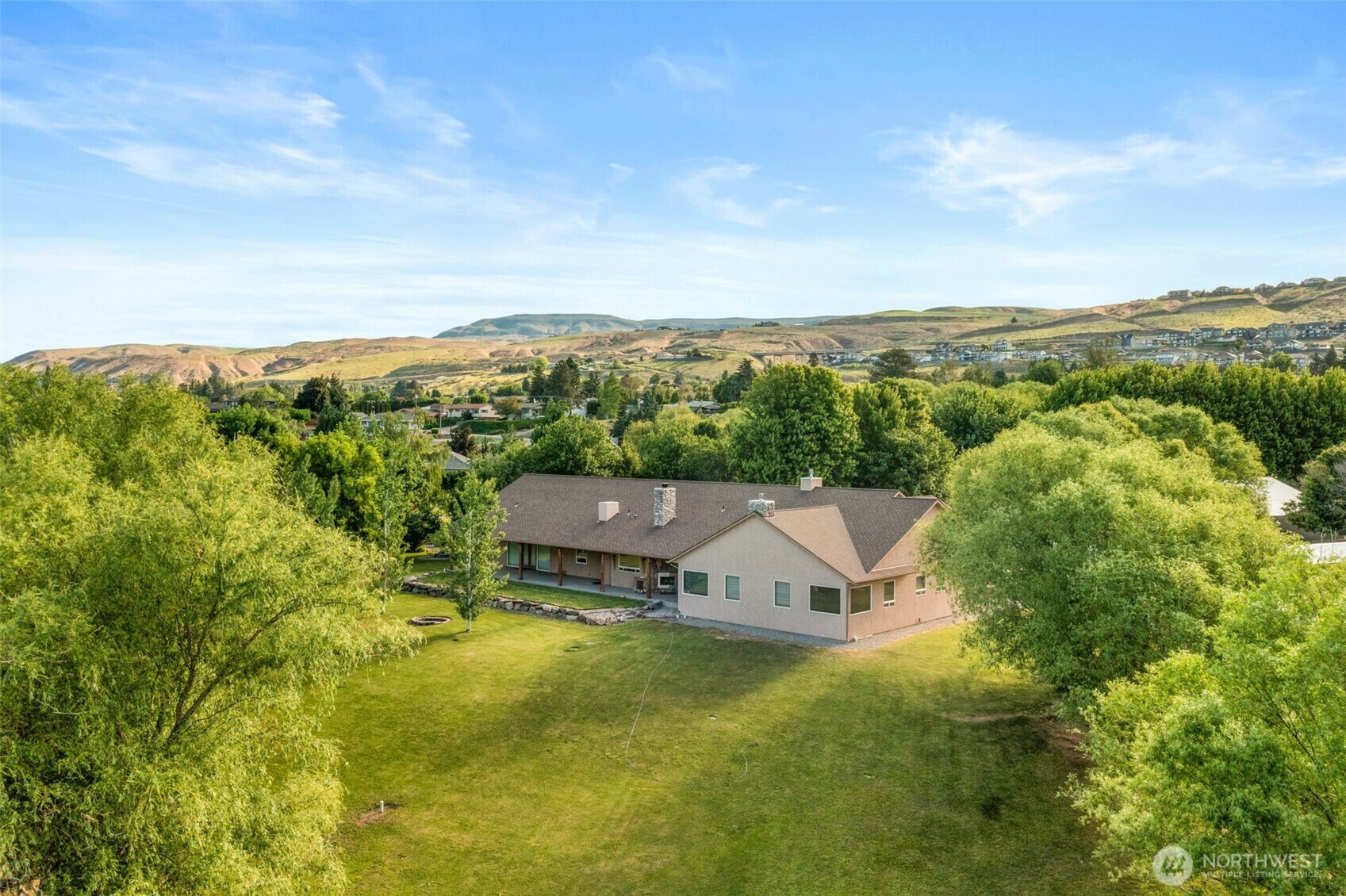 Property Photo:  2720 NW Cascade Avenue  WA 98802 