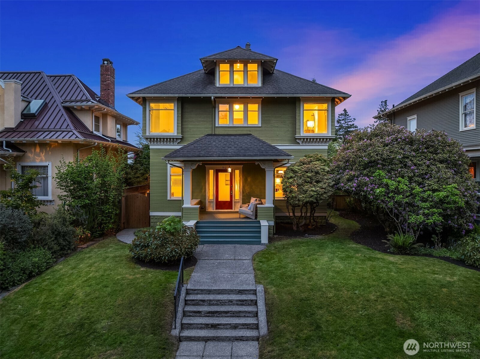 Property Photo: 712 17th Avenue E WA 98112