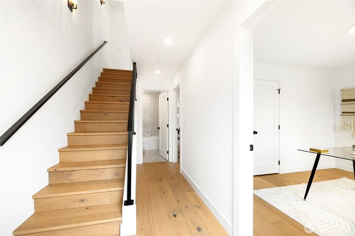 Property Photo: 4515 44th Avenue SW B WA 98116