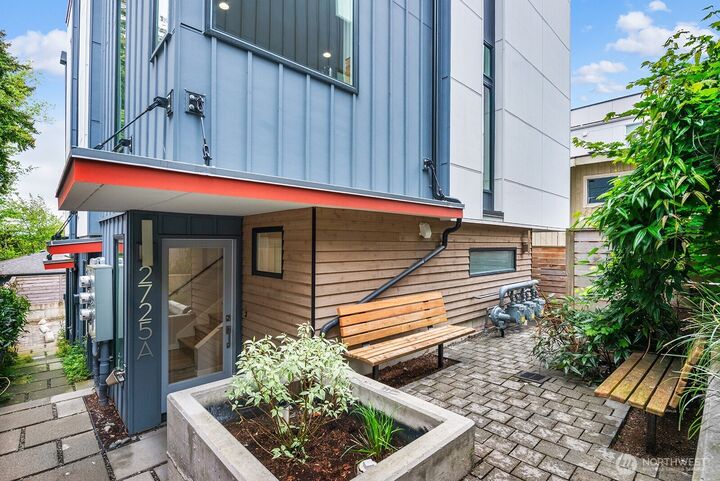 Property Photo:  2725 A S Norman Street  WA 98144 
