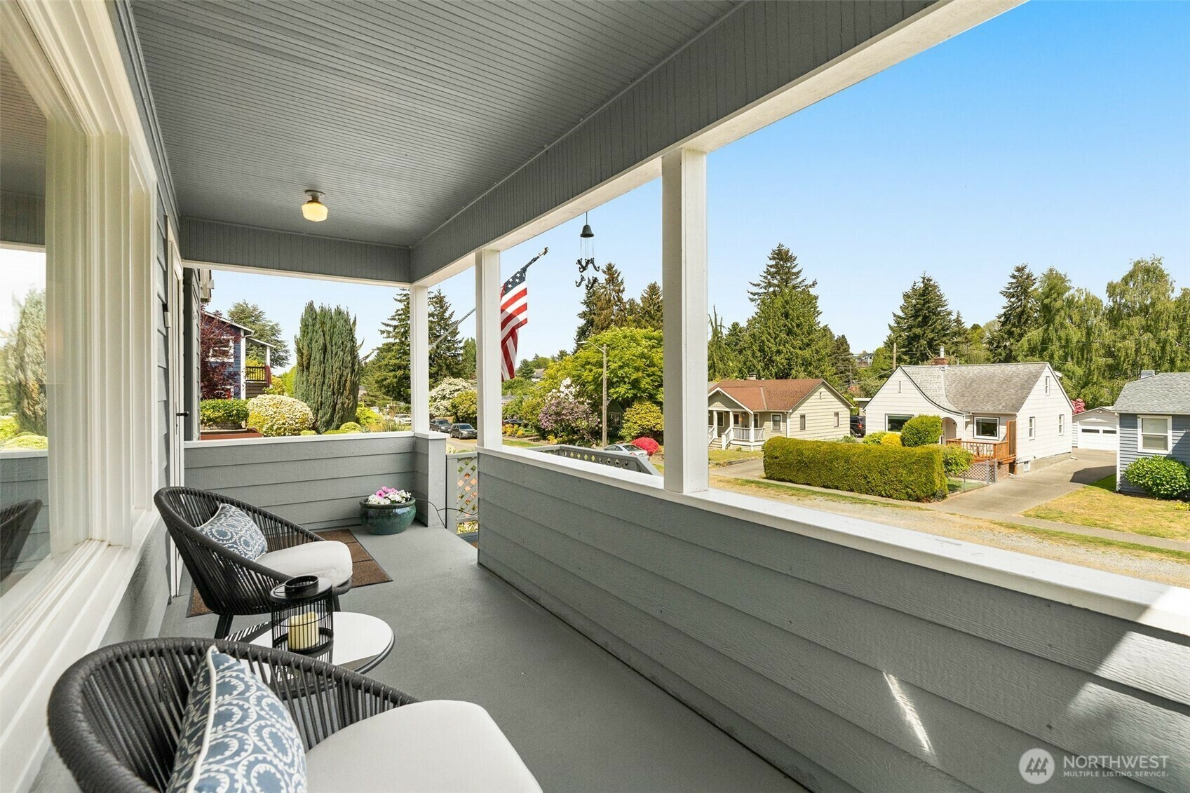 Property Photo: 3251 48th Avenue SW WA 98116