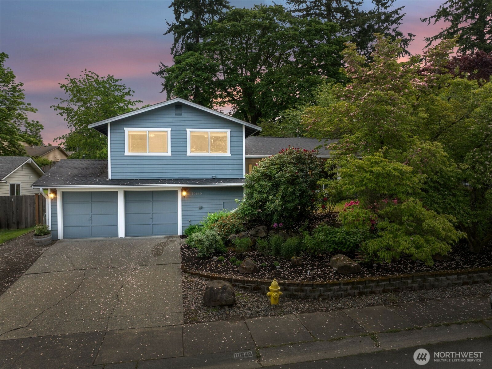 Property Photo: 10640 157th Avenue NE WA 98052