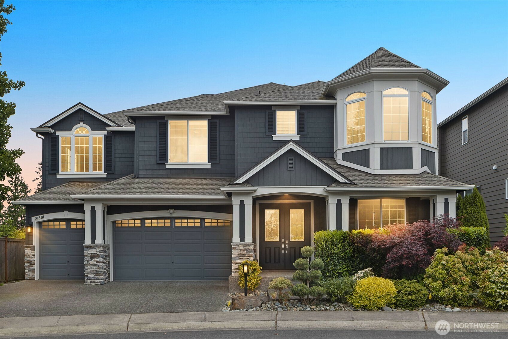 Property Photo: 21381 NE 2nd Ct WA 98074