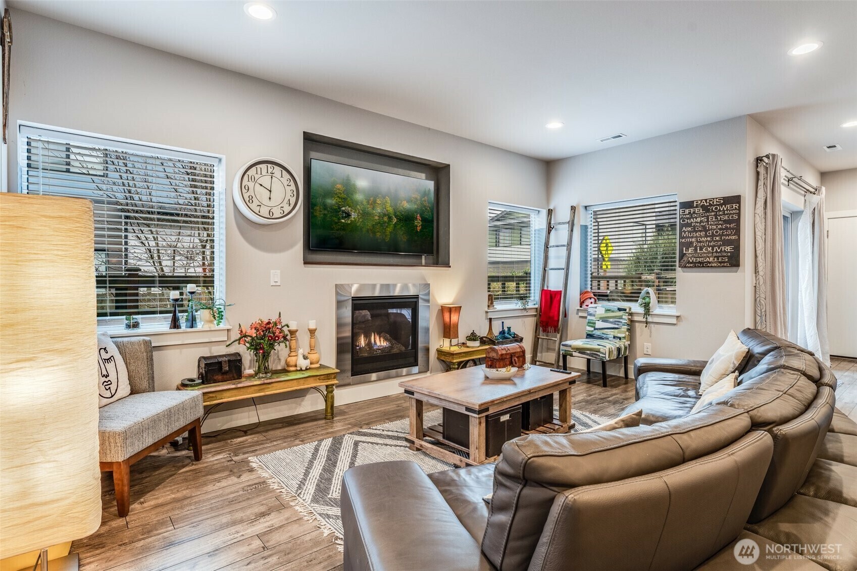 Property Photo: 32819 Madrona Avenue SE WA 98010