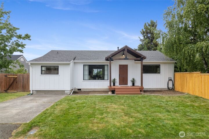 314  4th St.  Steilacoom WA 98388 photo